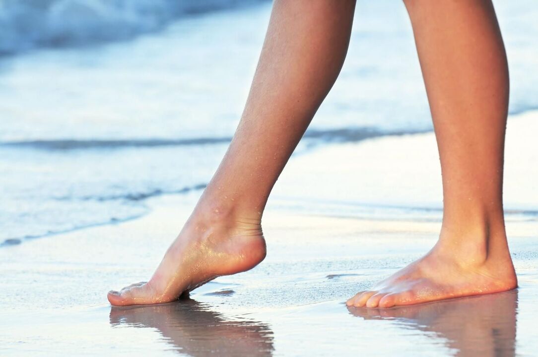 Prevención de varices – camiñar descalzo sobre a auga